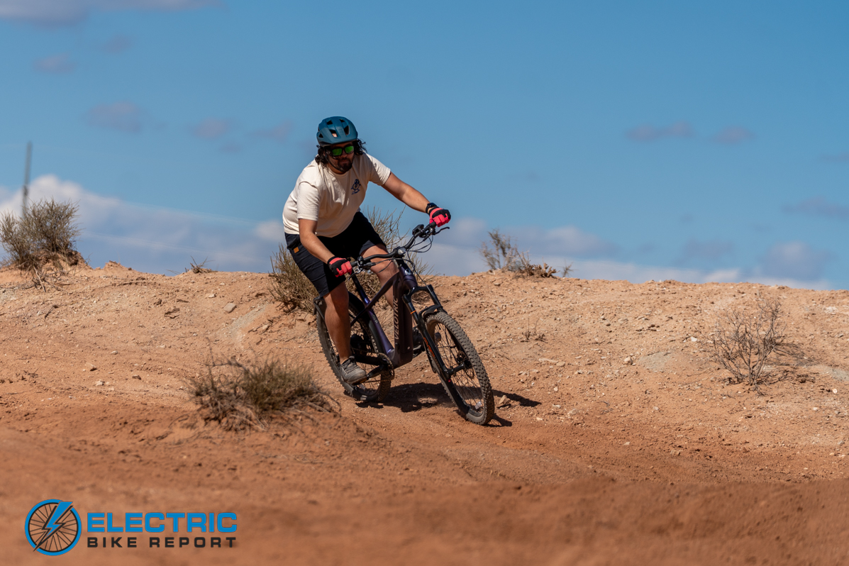 Veloric Summit 2 action-3