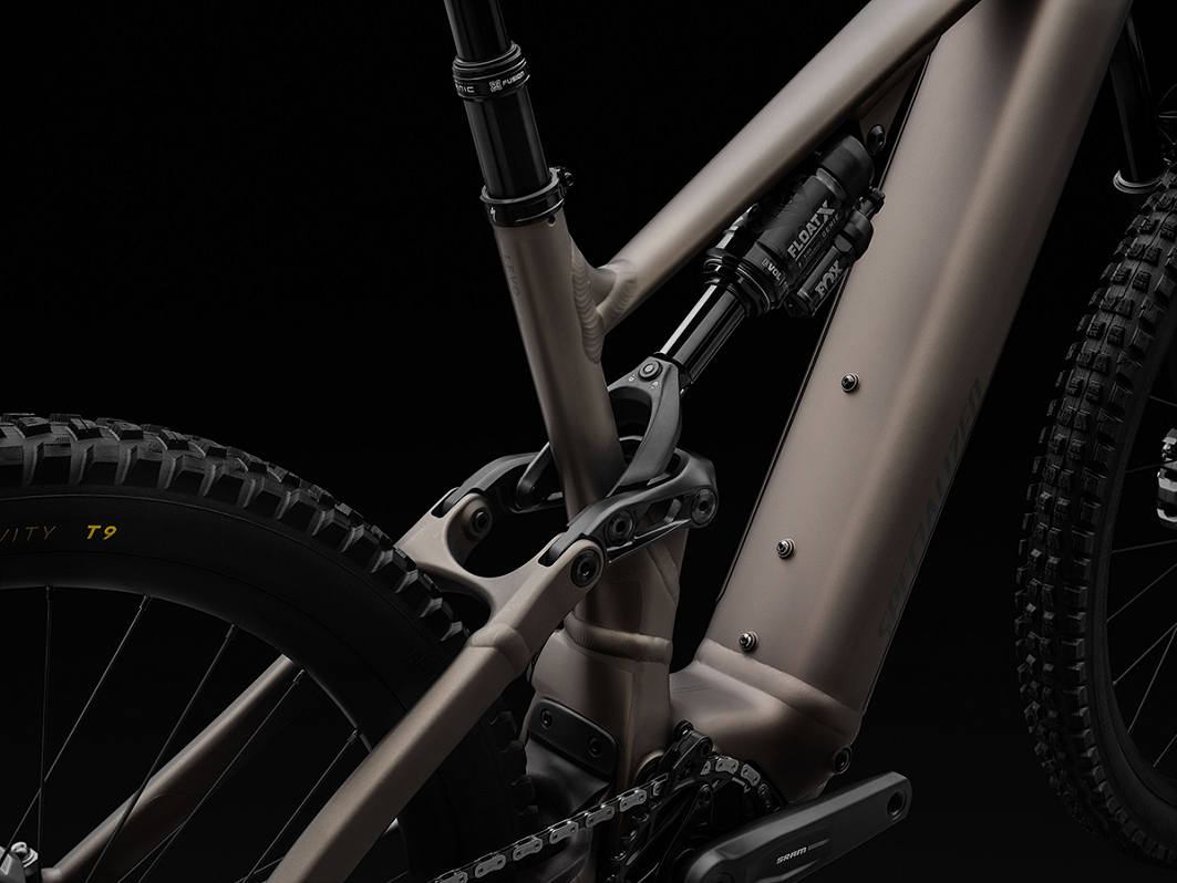 specialized turbo levo alloy chainlink detail